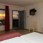 Fener Cafe & Kahvalti Çeşme