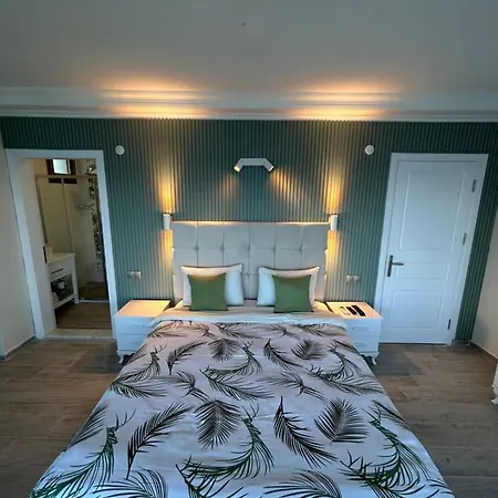 מלון Fener Cafe & Kahvalti Çeşme