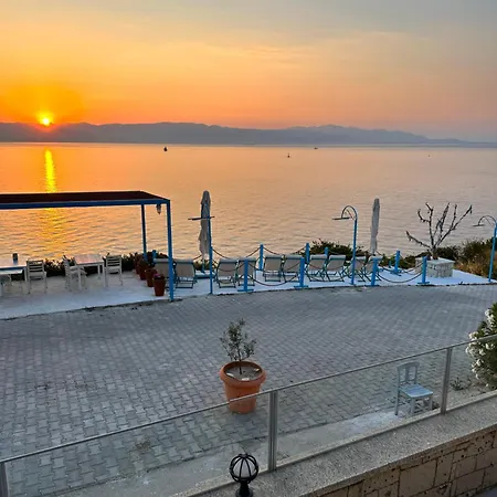 Fener Cafe & Kahvalti מלון 3*