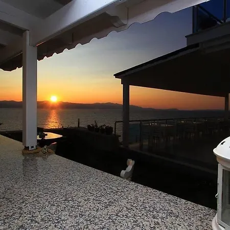 Fener Cafe & Kahvalti מלון Çeşme