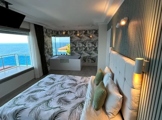 费尔内咖啡与早餐酒店 3*