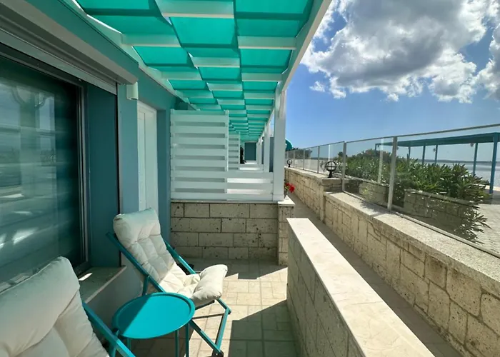 费尔内咖啡与早餐酒店 酒店 3*