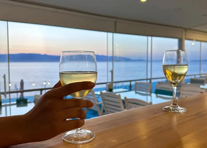 费尔内咖啡与早餐酒店 酒店 Çeşme