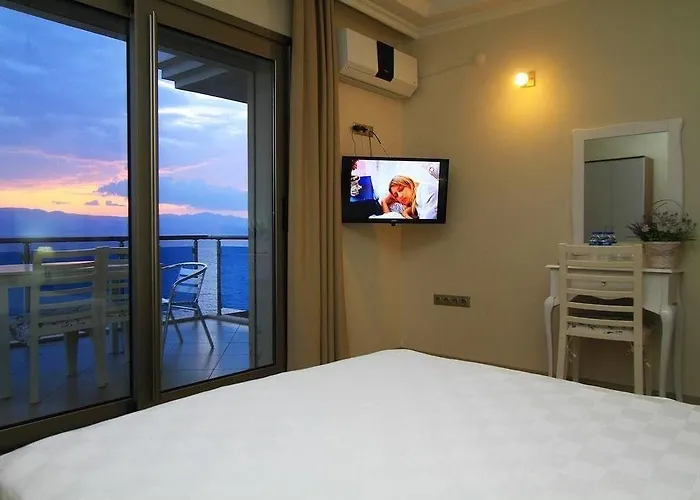 Hotel Fener Cafe & Kahvalti Çeşme