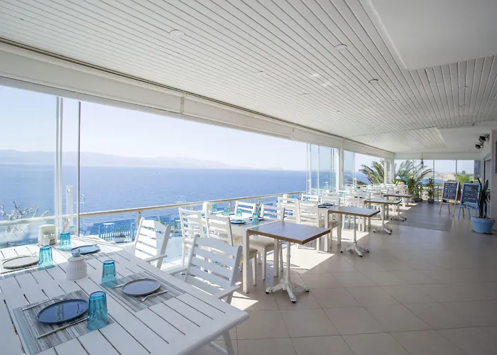 费尔内咖啡与早餐酒店 酒店 3*