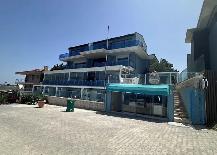 费尔内咖啡与早餐酒店